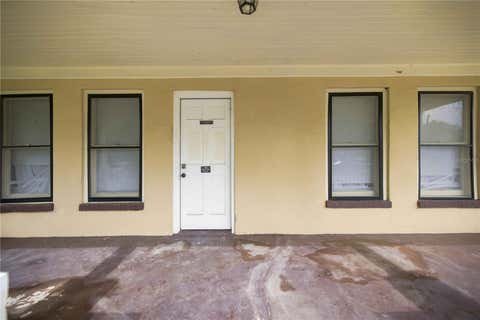 Tiny photo for 818 NE 9th Avenue, Ocala, FL 34470 (MLS # OM726494)