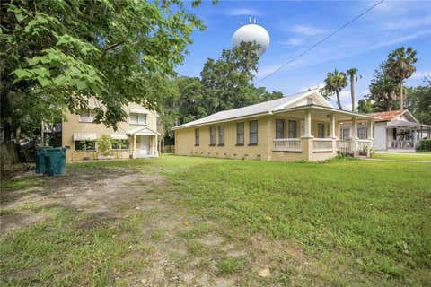 Photo of 818 NE 9th Avenue, Ocala, FL 34470 (MLS # OM726494)