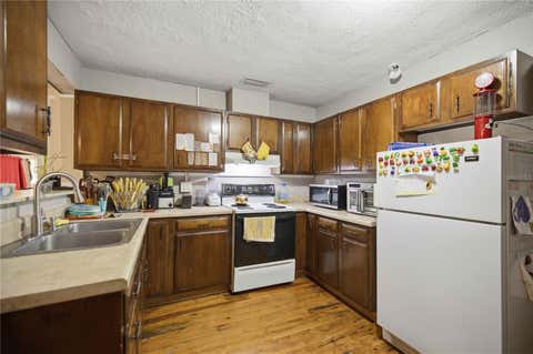 Tiny photo for 818 NE 9th Avenue, Ocala, FL 34470 (MLS # OM726494)