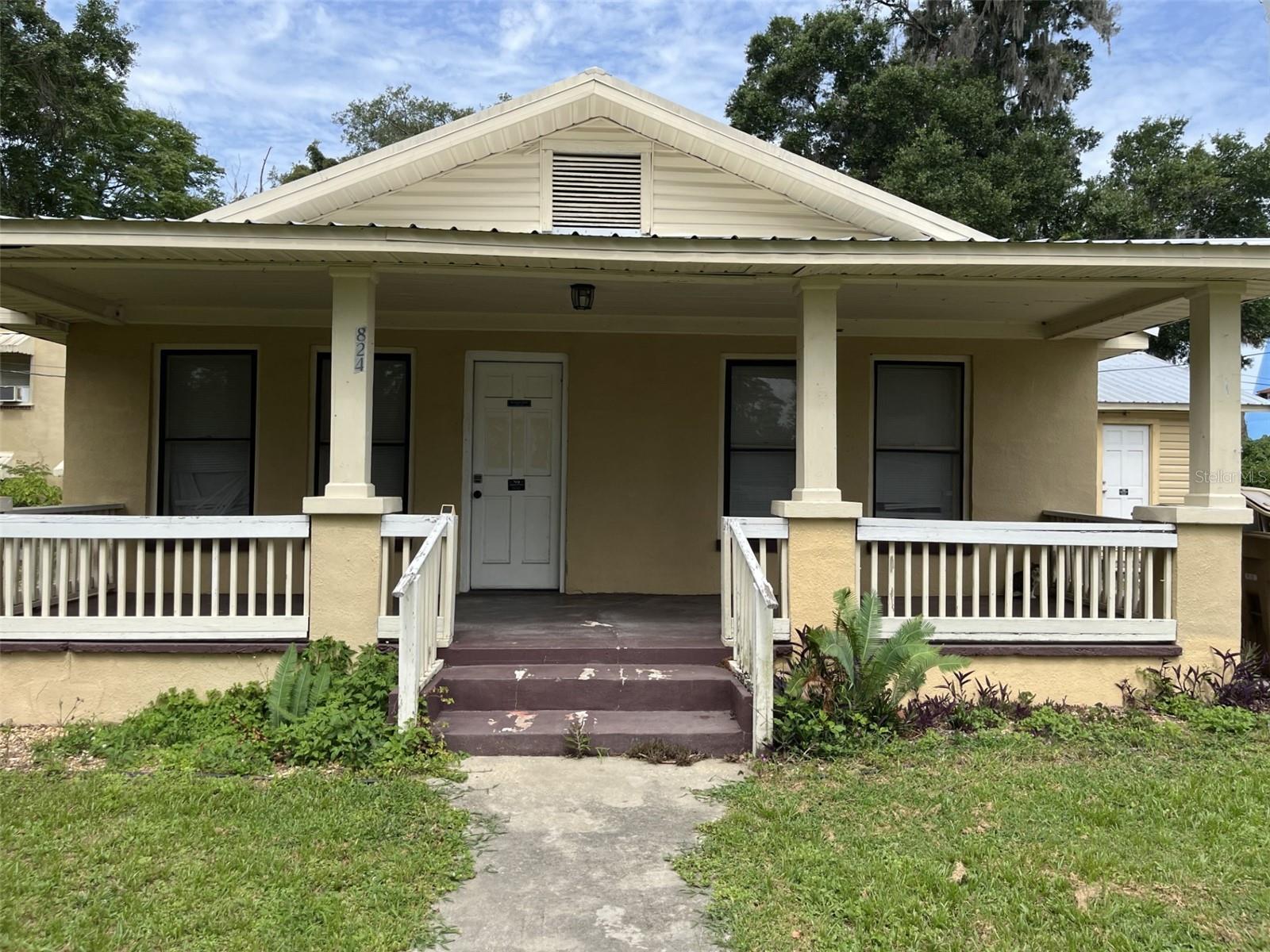 818 NE 9TH AVENUE