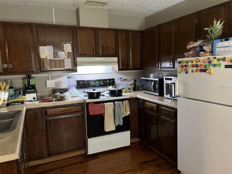 Tiny photo for 818 NE 9th Avenue, Ocala, FL 34470 (MLS # OM726494)