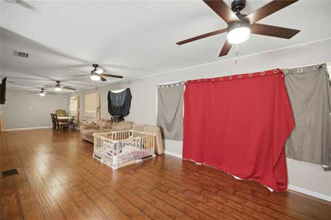Tiny photo for 818 NE 9th Avenue, Ocala, FL 34470 (MLS # OM726494)
