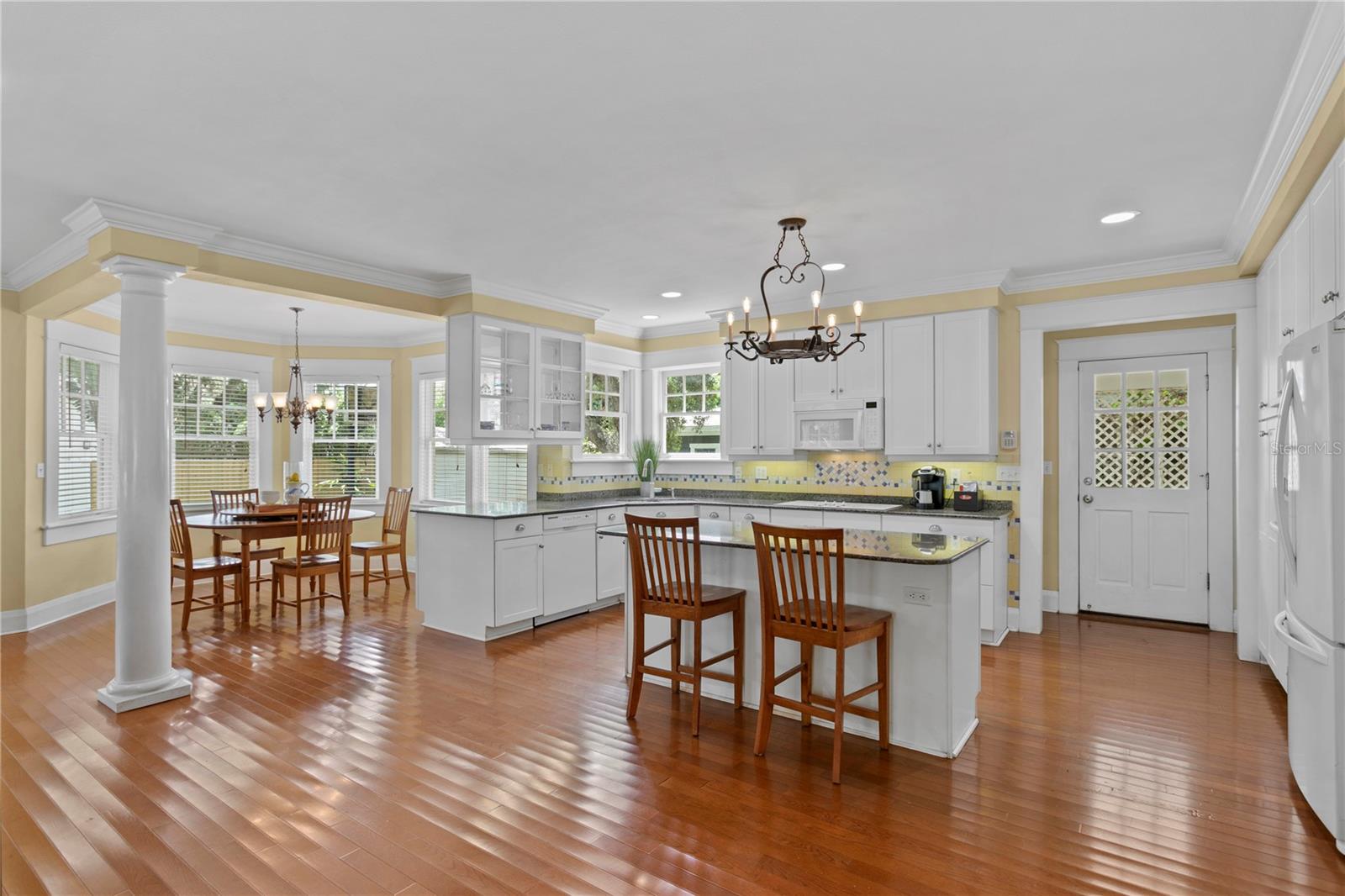 NORTH NEW SUBURB BEAUTIFUL - Residential