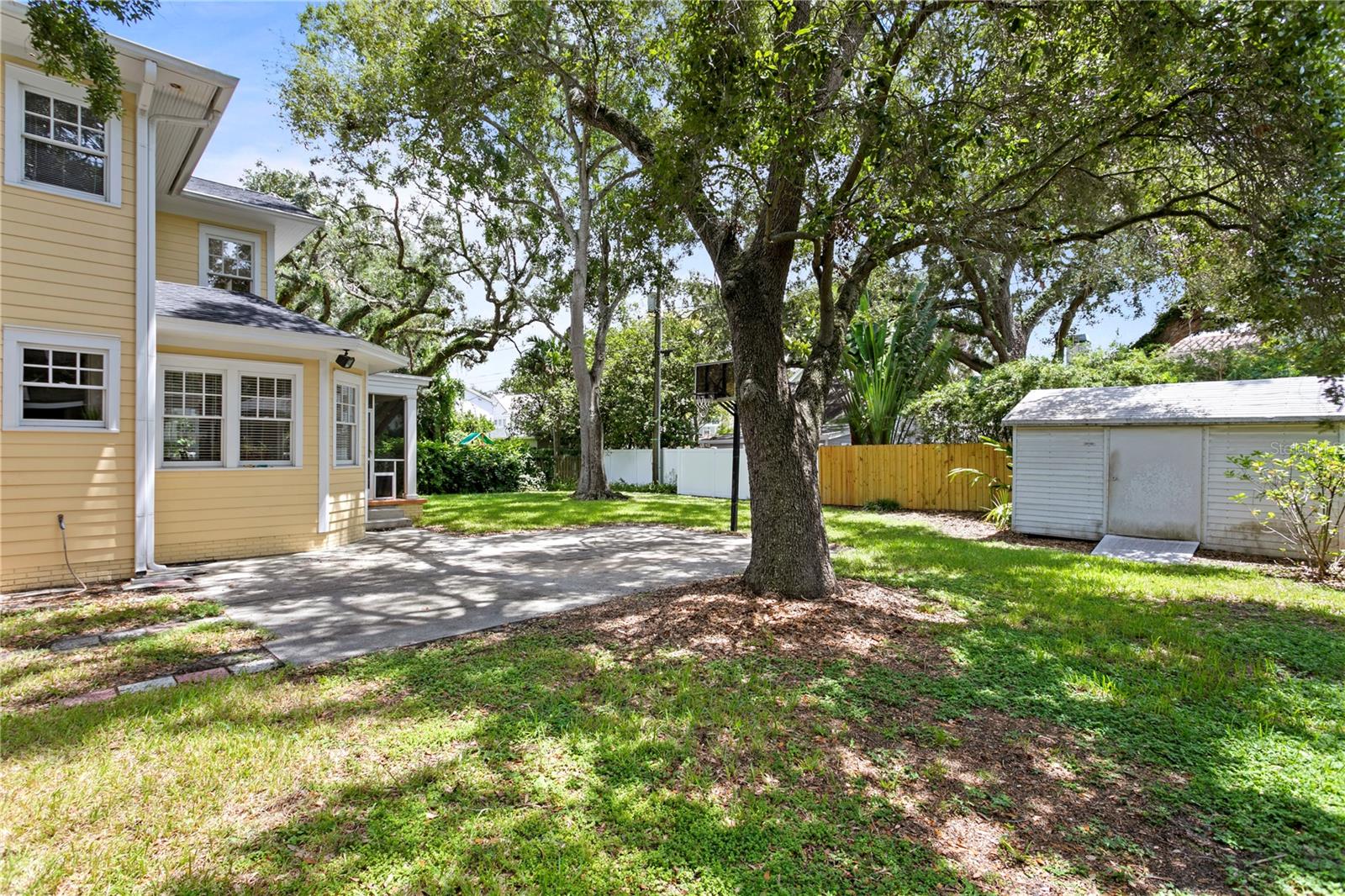 NORTH NEW SUBURB BEAUTIFUL - Residential