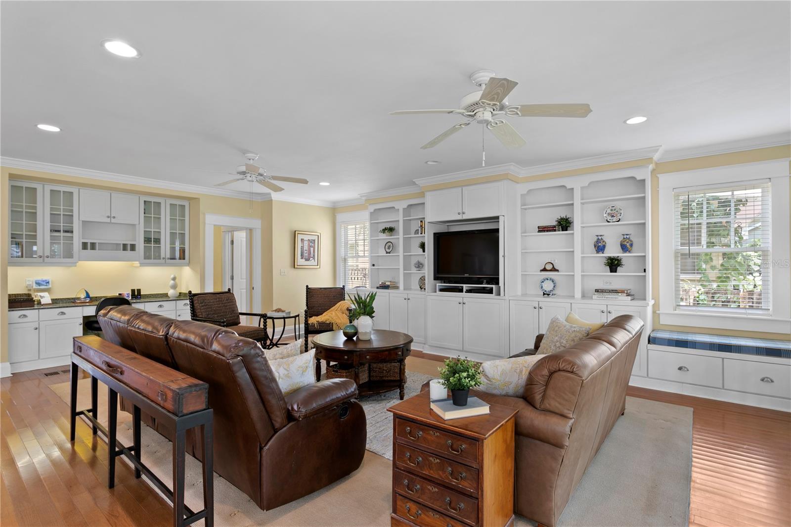 NORTH NEW SUBURB BEAUTIFUL - Residential