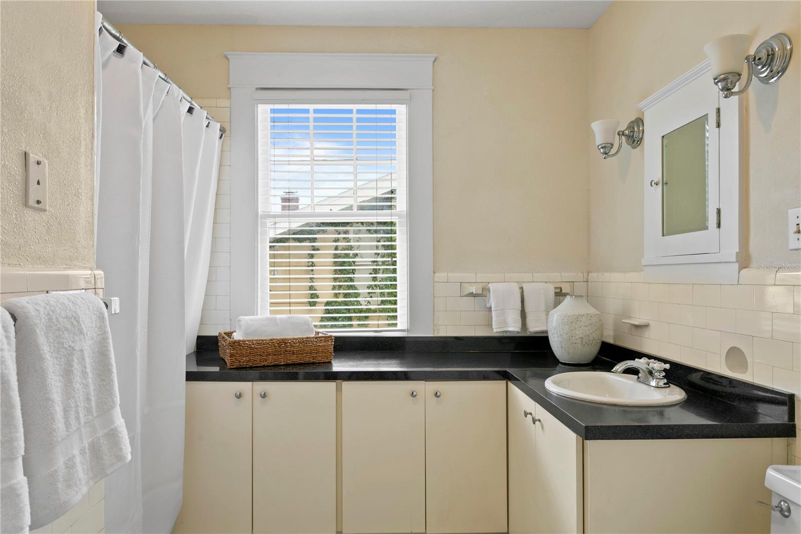 NORTH NEW SUBURB BEAUTIFUL - Residential