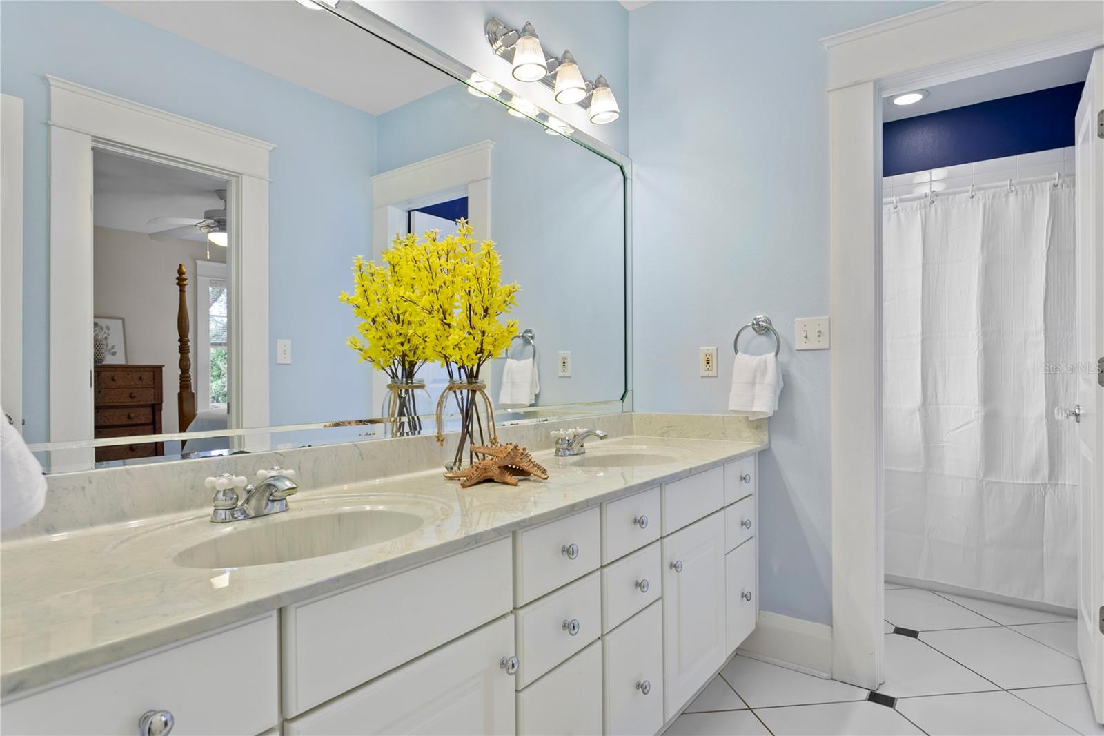 NORTH NEW SUBURB BEAUTIFUL - Residential