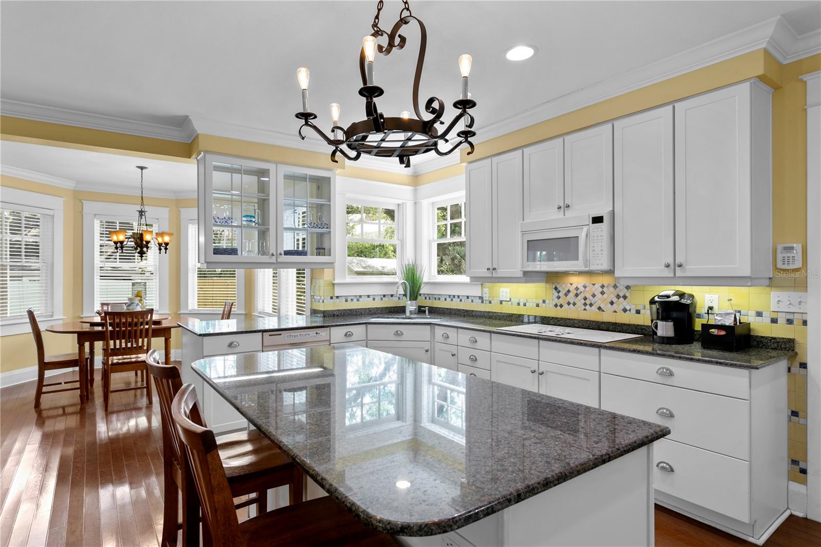 NORTH NEW SUBURB BEAUTIFUL - Residential