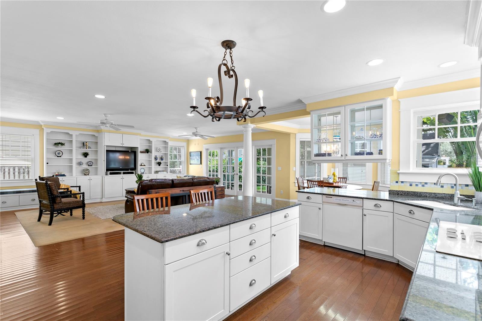 NORTH NEW SUBURB BEAUTIFUL - Residential