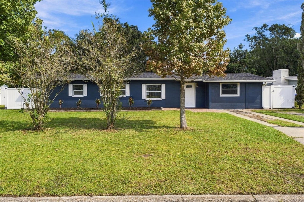 Photo of 3021 Touraine Avenue, Orlando, FL 32812 (MLS # O6452495)