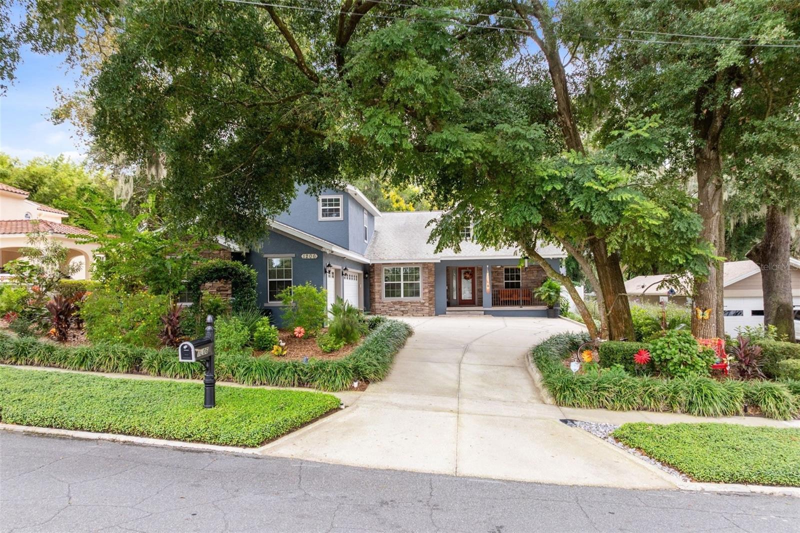 1206 LAKESHORE DRIVE
