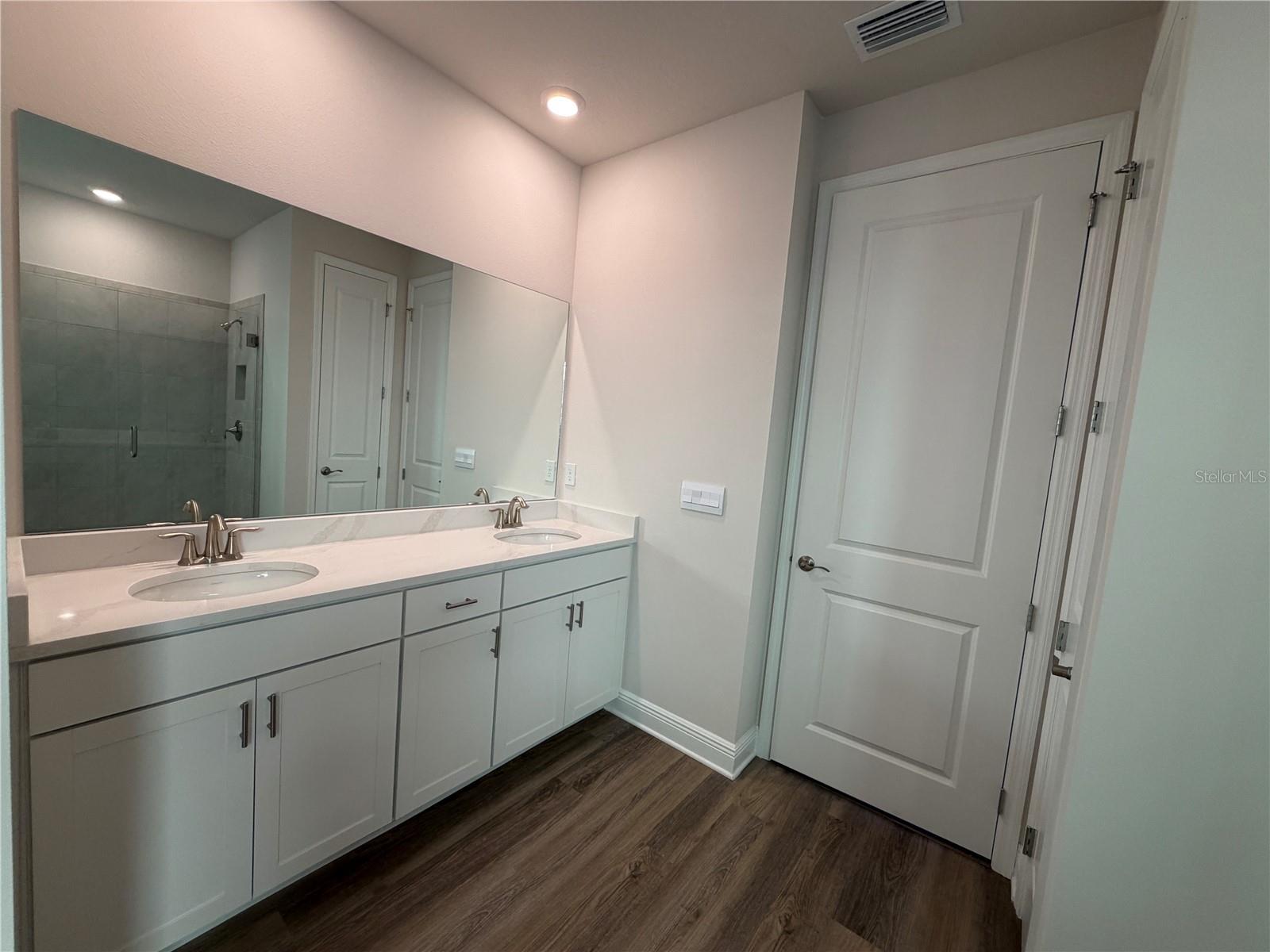 STAR FARMS AT LAKEWOOD RANCH - Residential