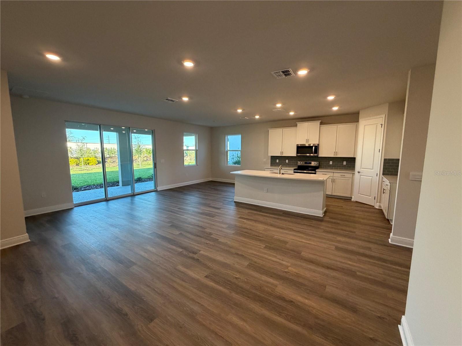 STAR FARMS AT LAKEWOOD RANCH - Residential