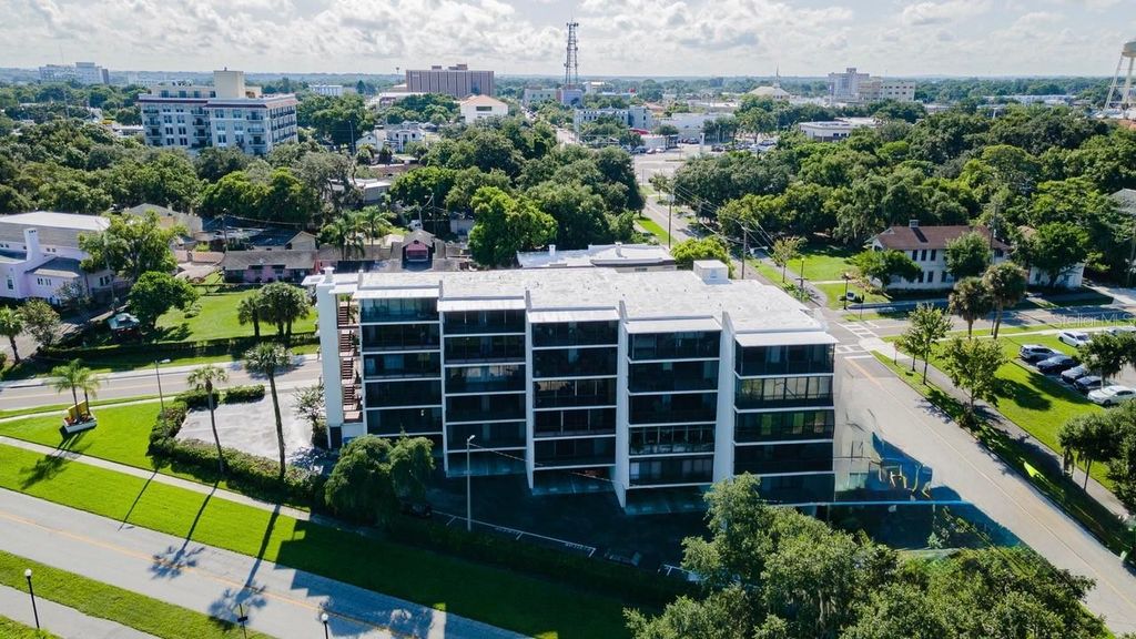 Photo of 208 Lake Howard Drive NW #104, Winter Haven, FL 33880 (MLS # P4937862)