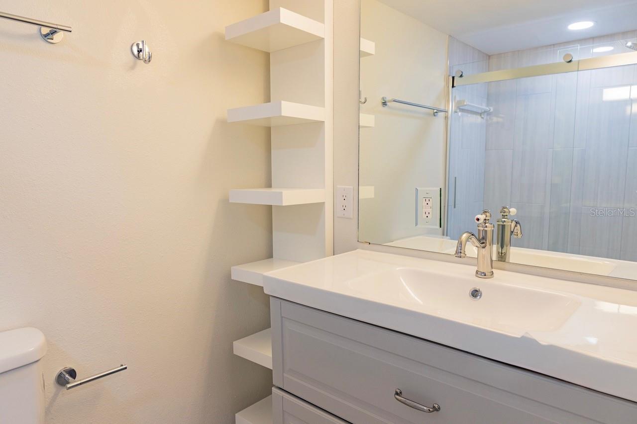 LAKE HOWARD TERRACE - Residential