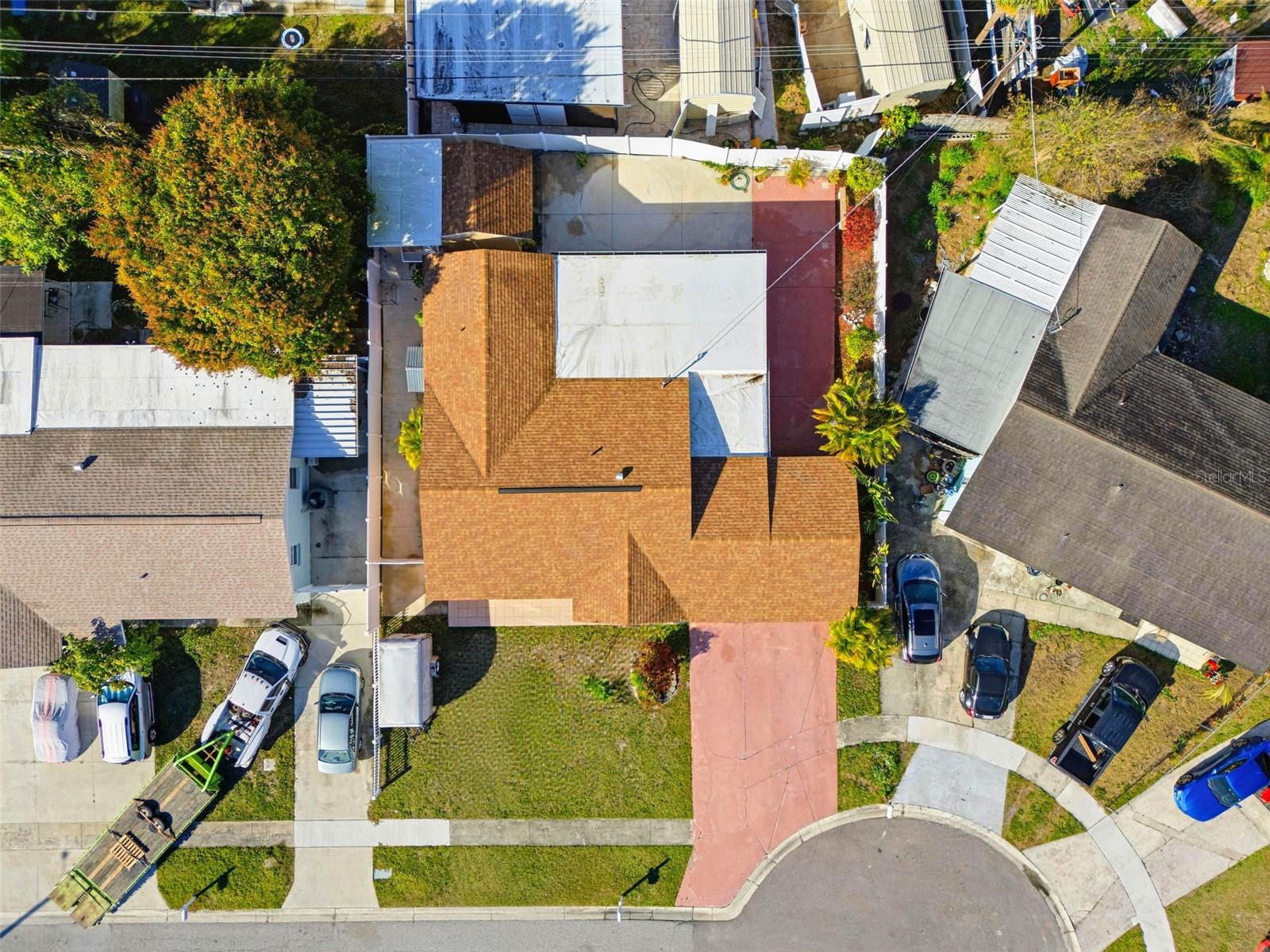 4914 HOLIDAY DRIVE