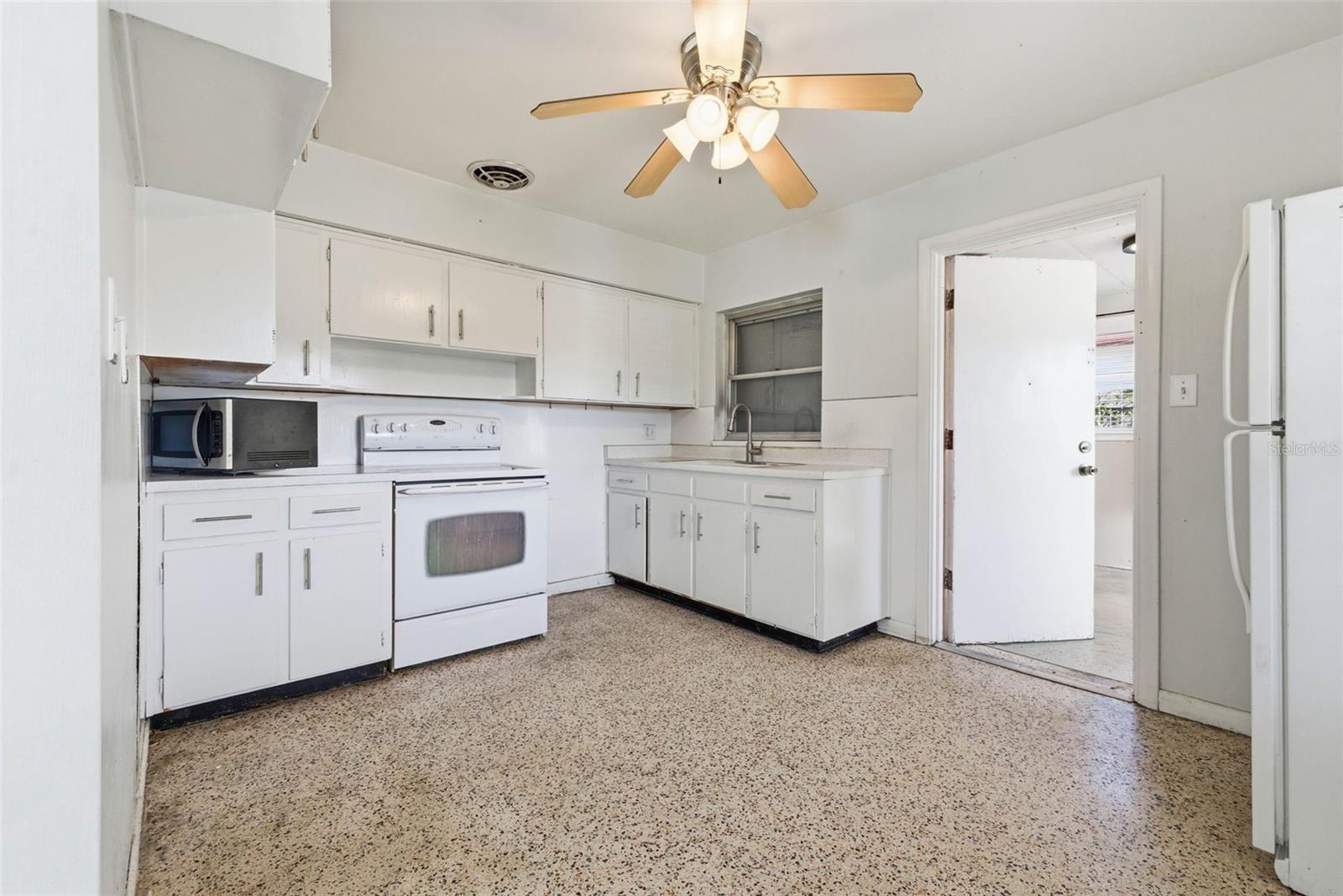 DREWS JOHN H 1ST EXT - Residential