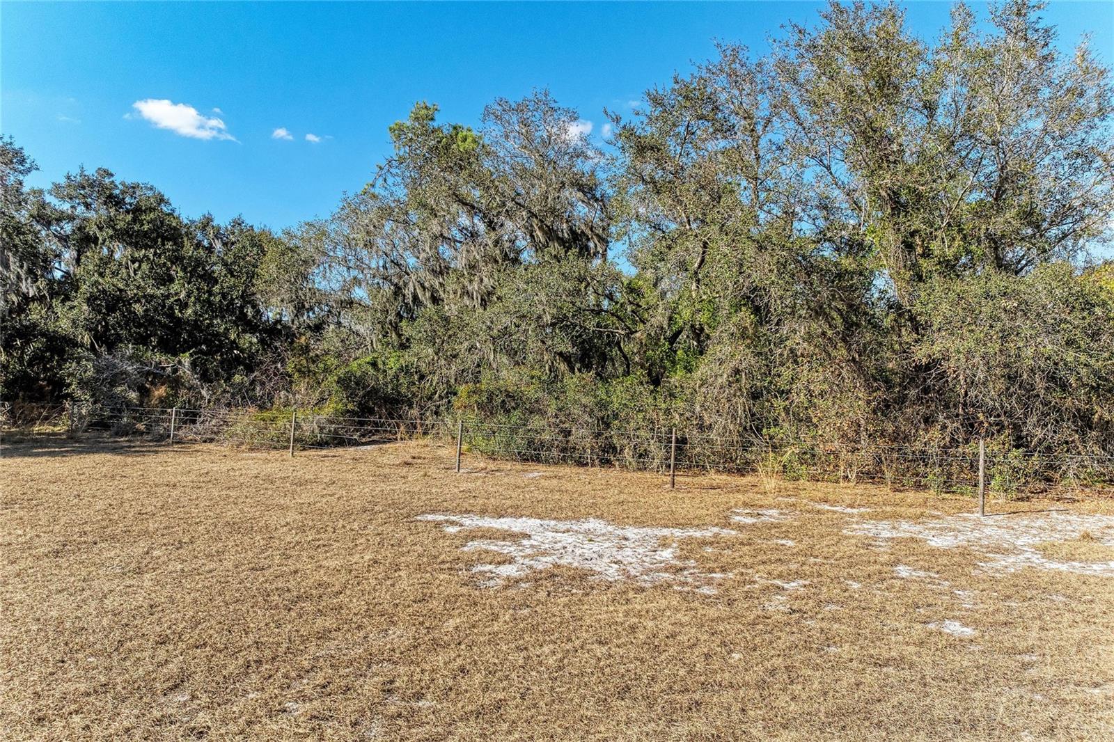 ACREAGE - Land