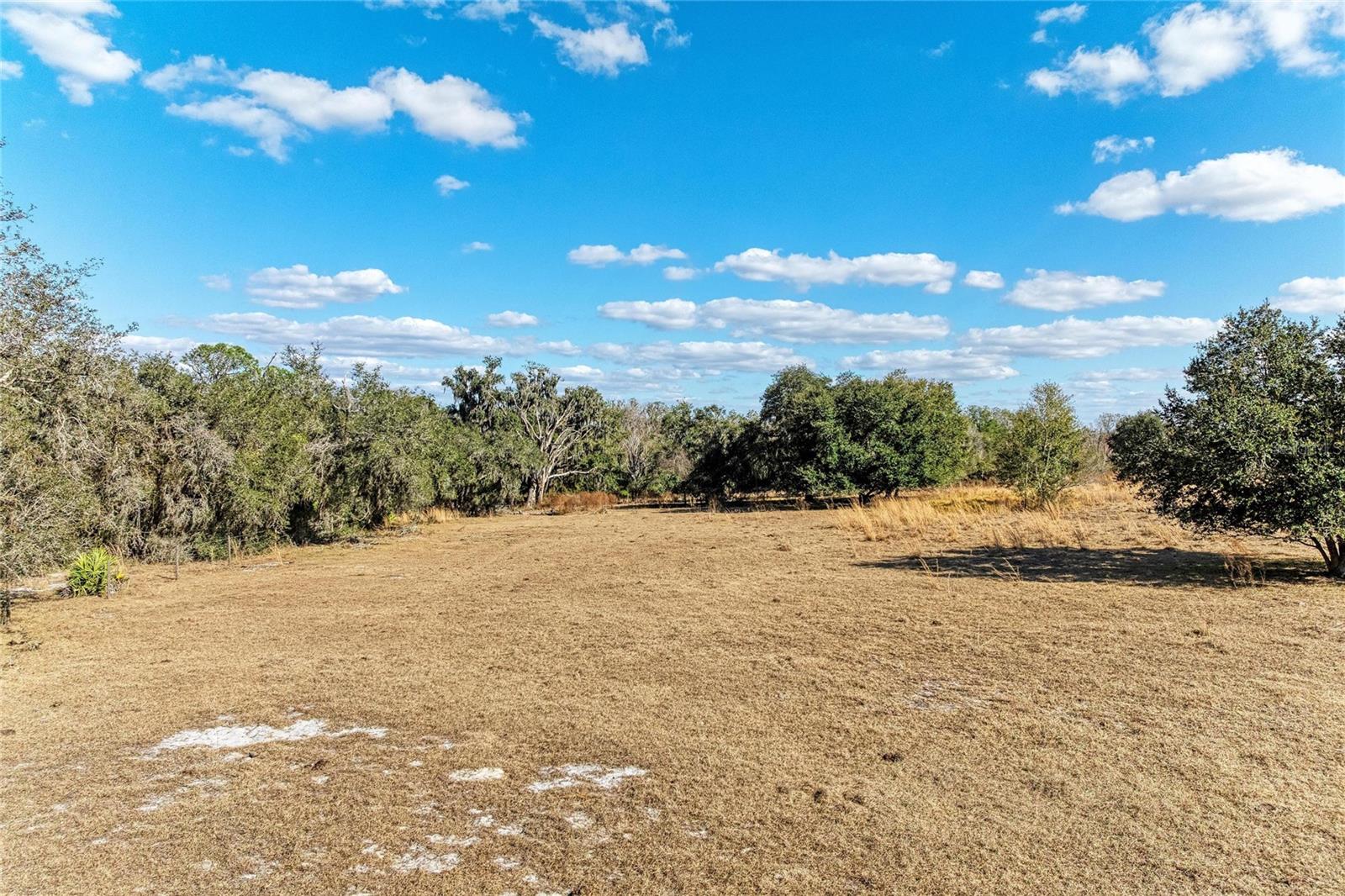 ACREAGE - Land