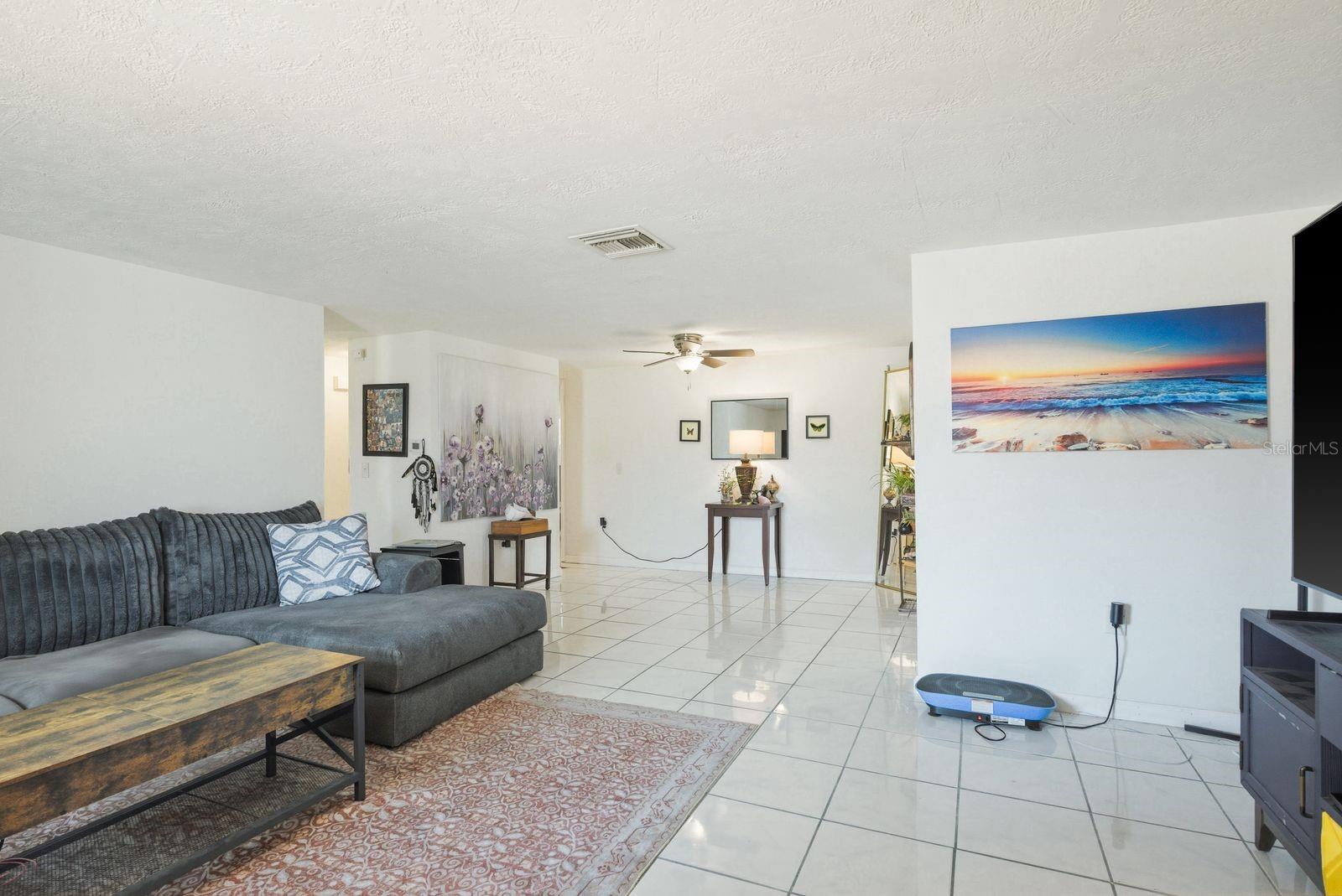 FLOR A MAR - Residential