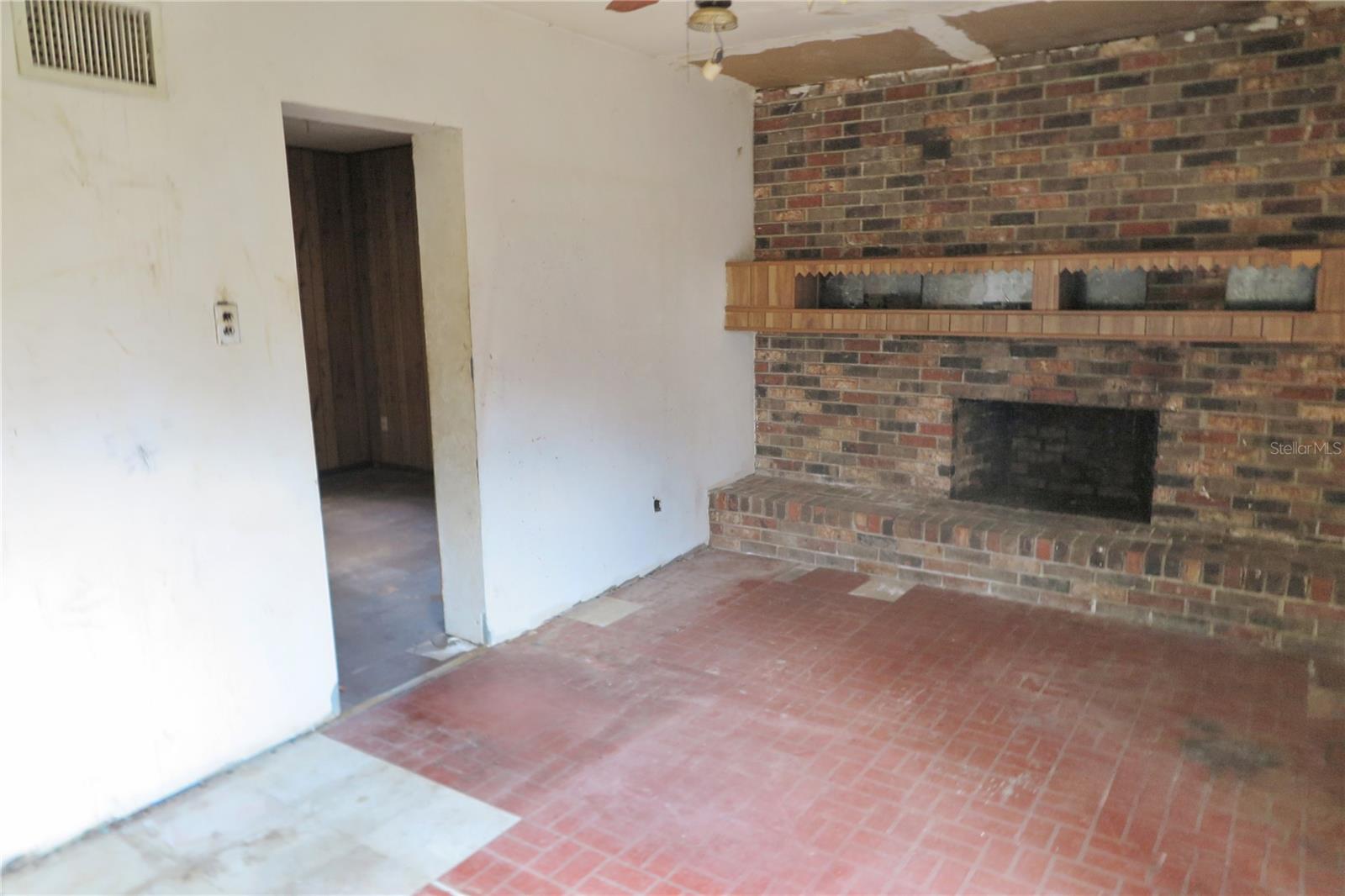 LINCOLN ESTATES 1ST ADD - Residential