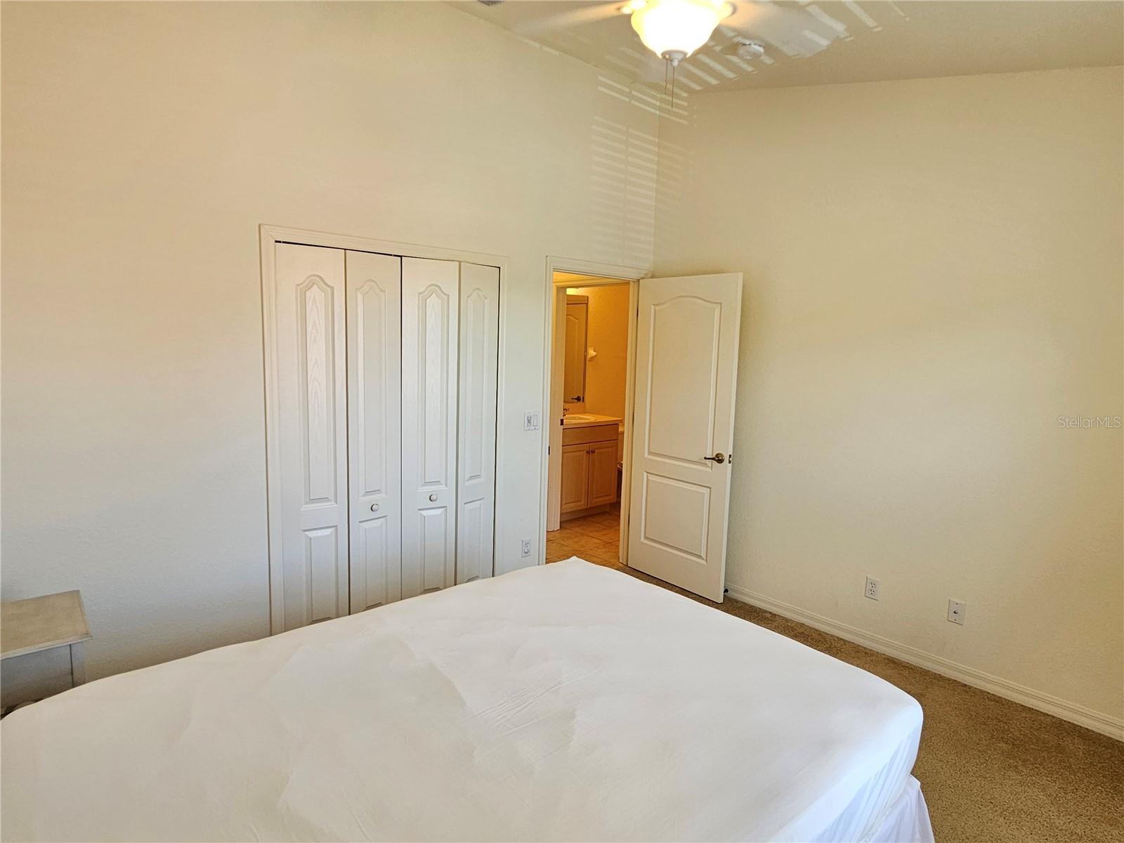 CASA DEL LAGO - Residential Lease