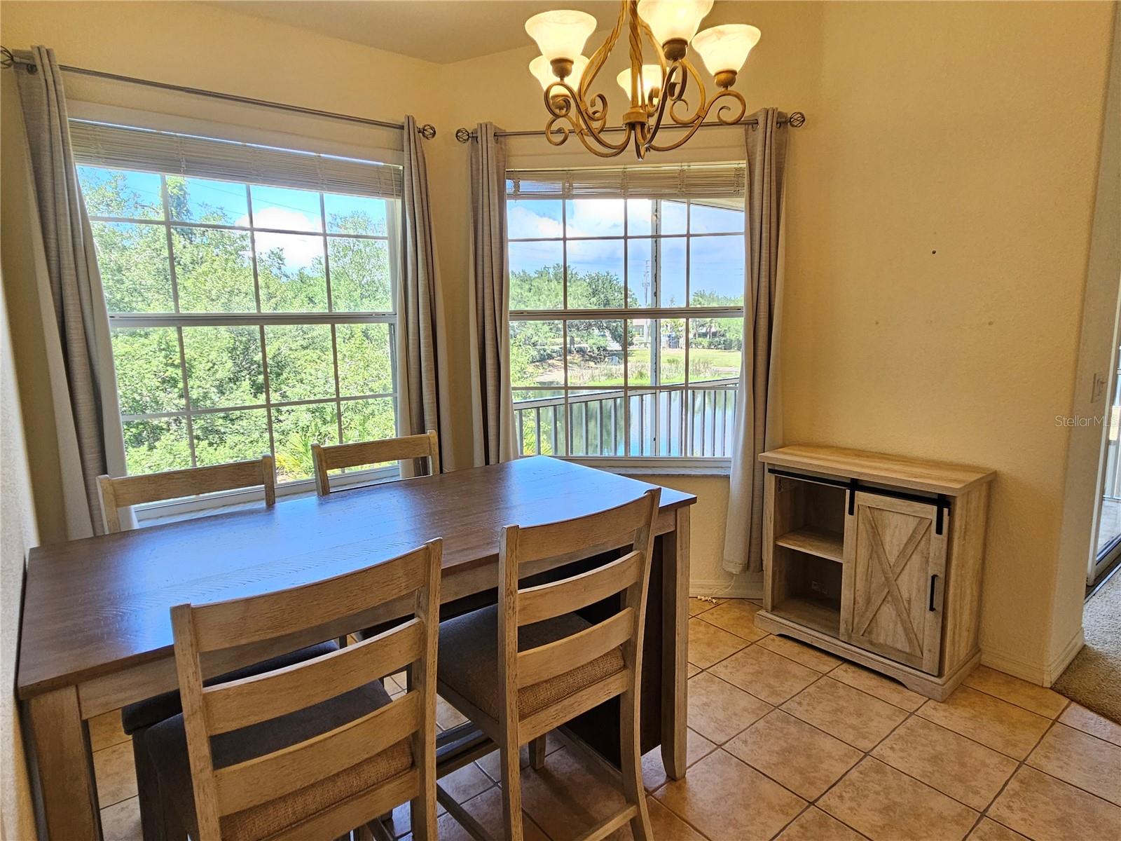 CASA DEL LAGO - Residential Lease