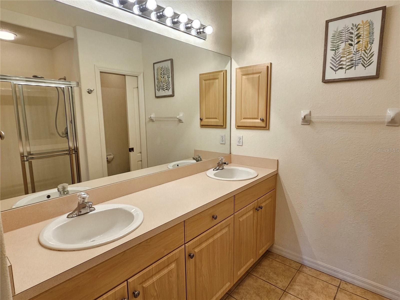 CASA DEL LAGO - Residential Lease