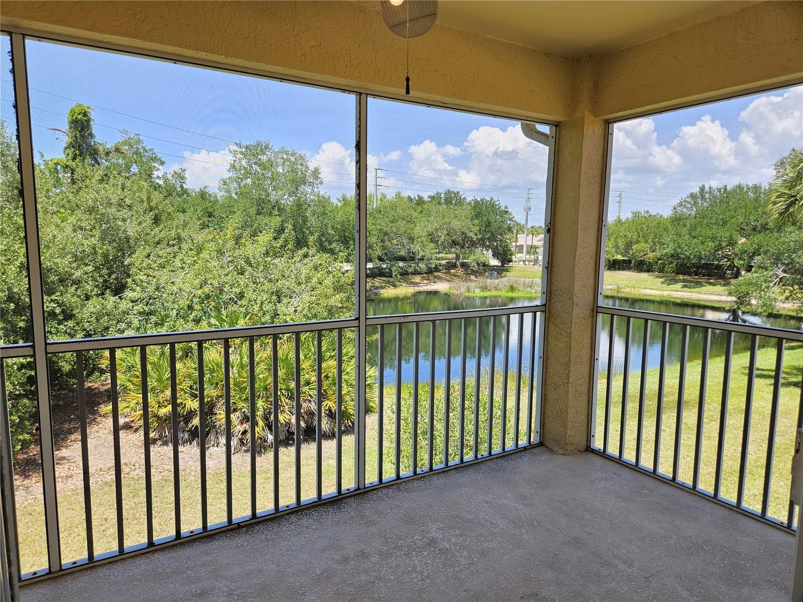 CASA DEL LAGO - Residential Lease