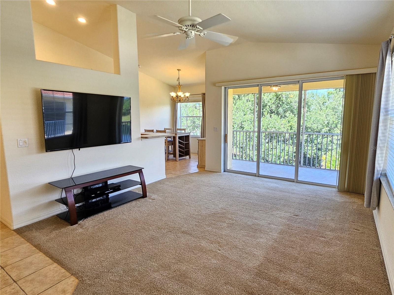 CASA DEL LAGO - Residential Lease