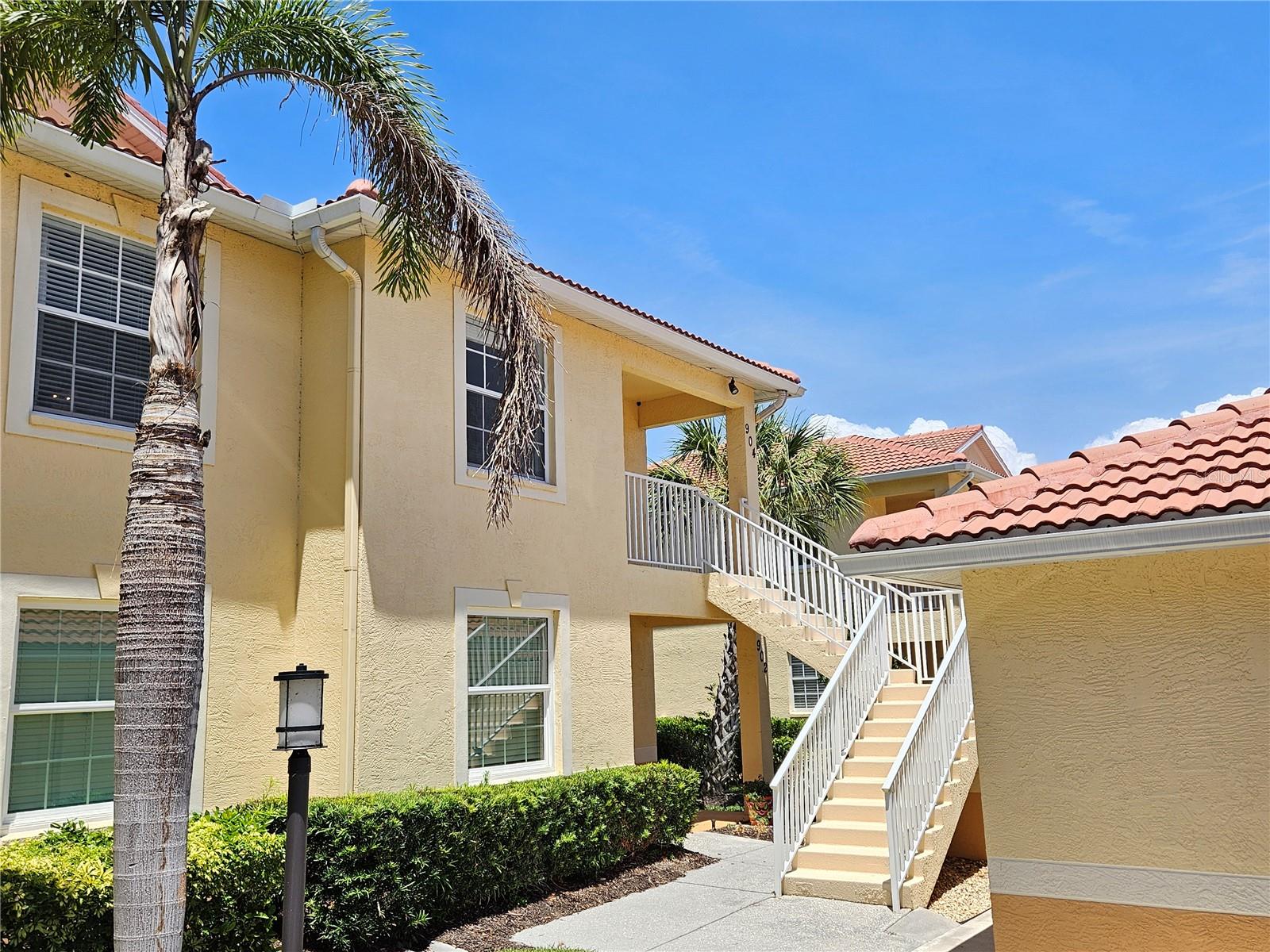 CASA DEL LAGO - Residential Lease