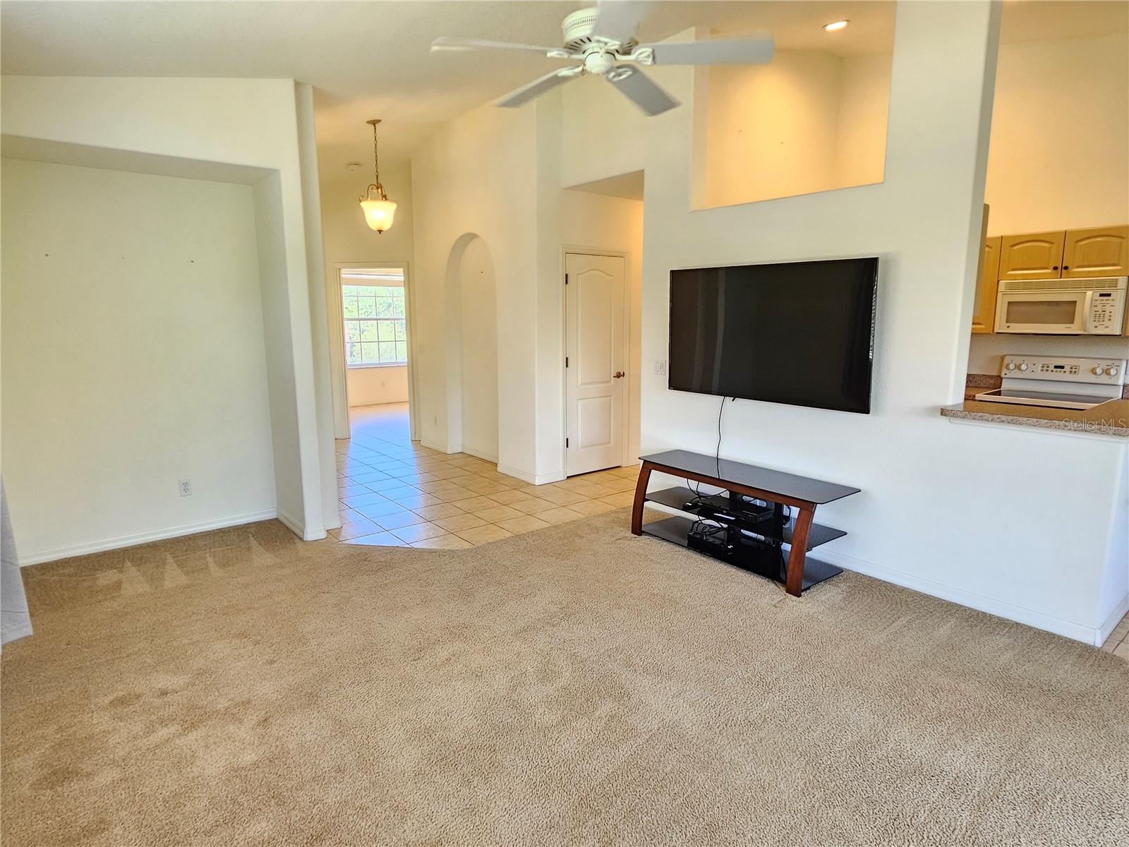 CASA DEL LAGO - Residential Lease