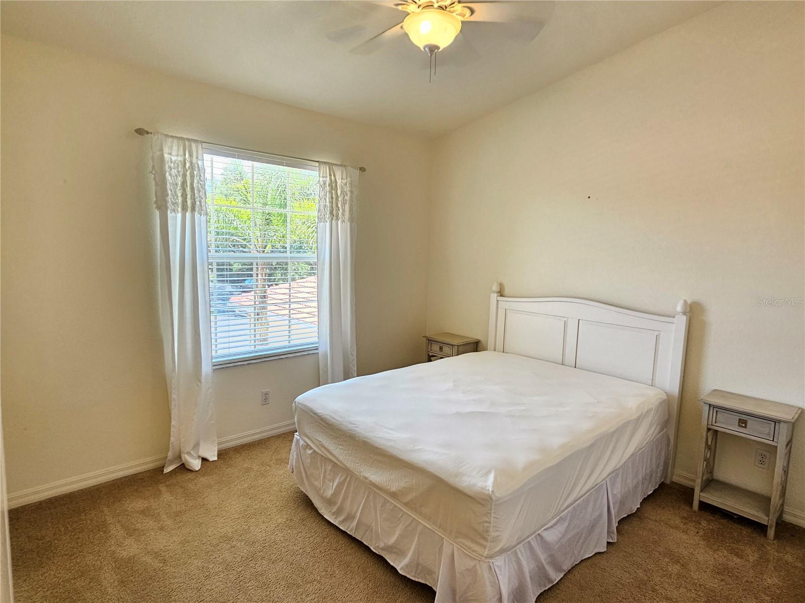 CASA DEL LAGO - Residential Lease