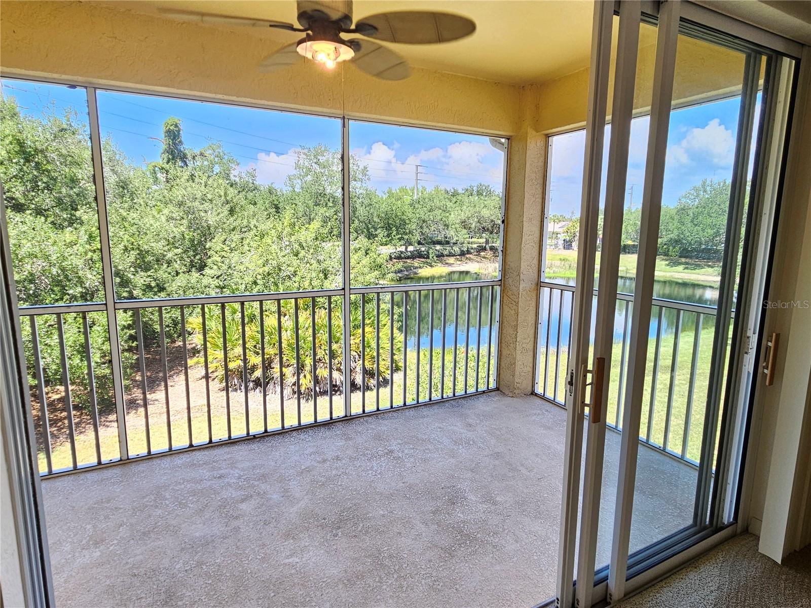 CASA DEL LAGO - Residential Lease