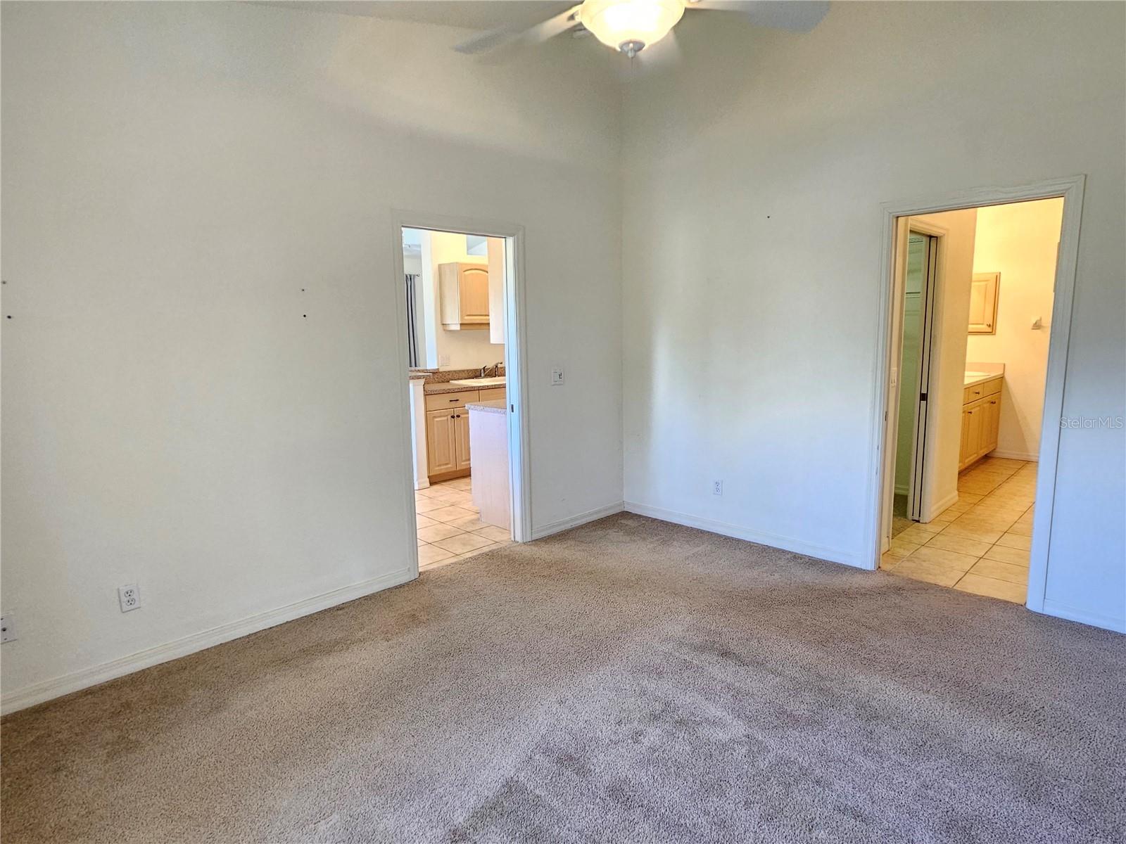 CASA DEL LAGO - Residential Lease