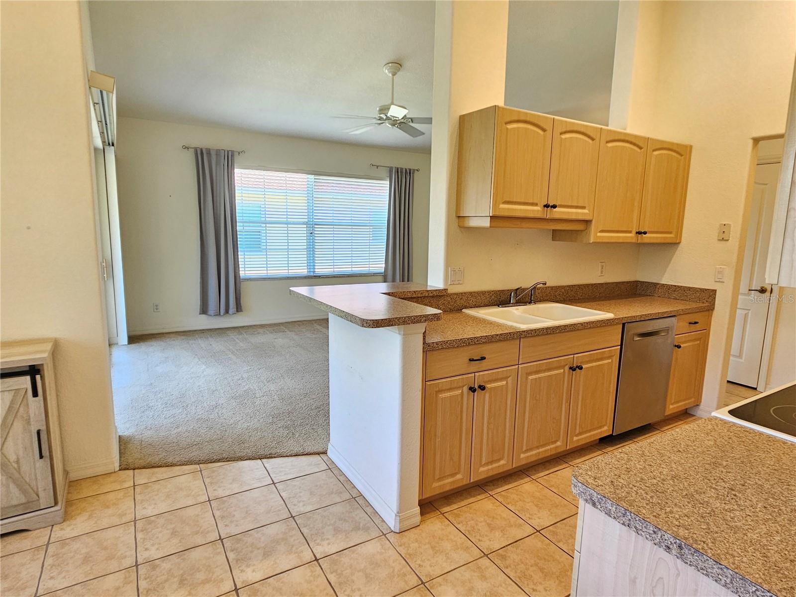 CASA DEL LAGO - Residential Lease