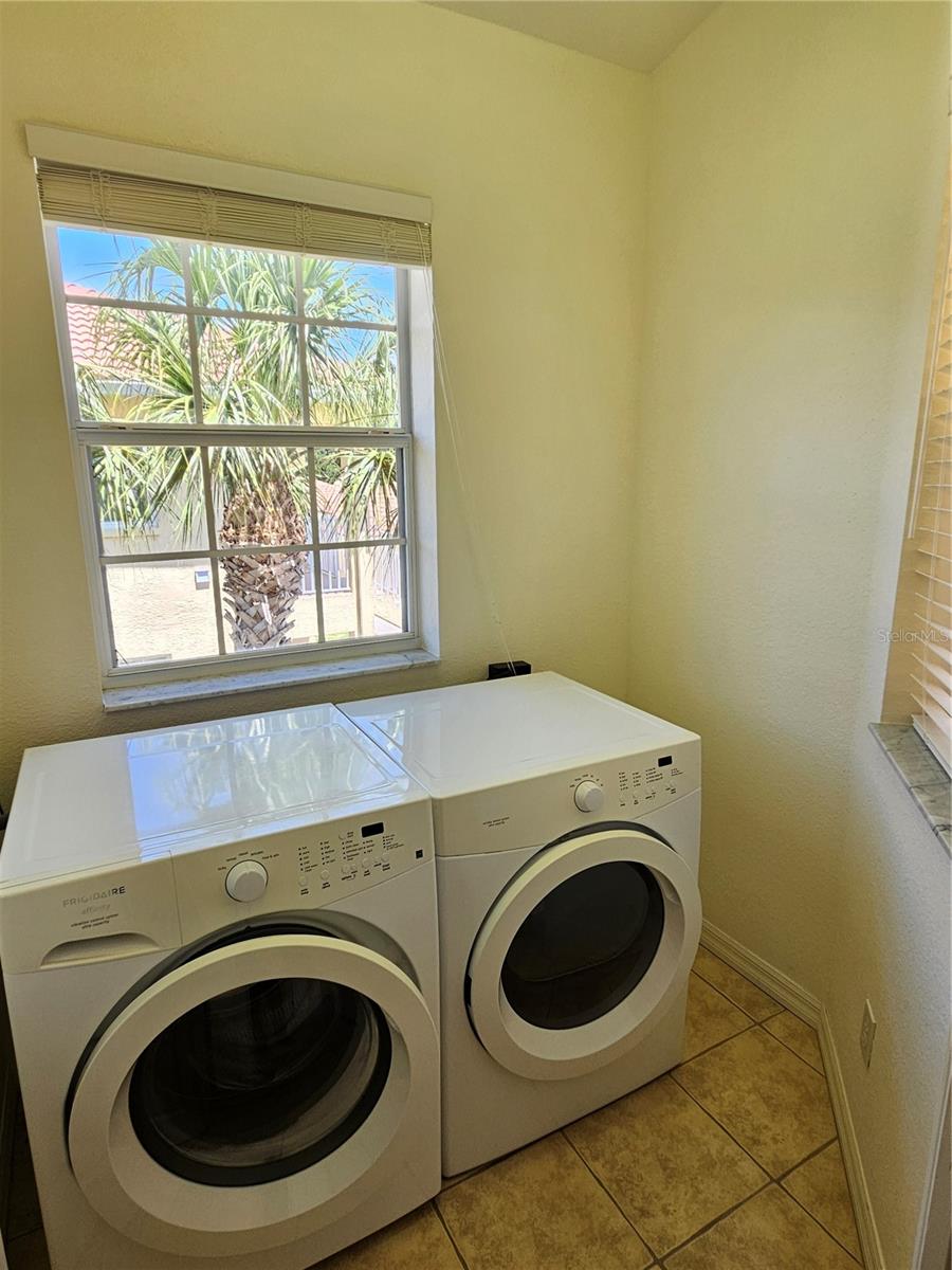 CASA DEL LAGO - Residential Lease