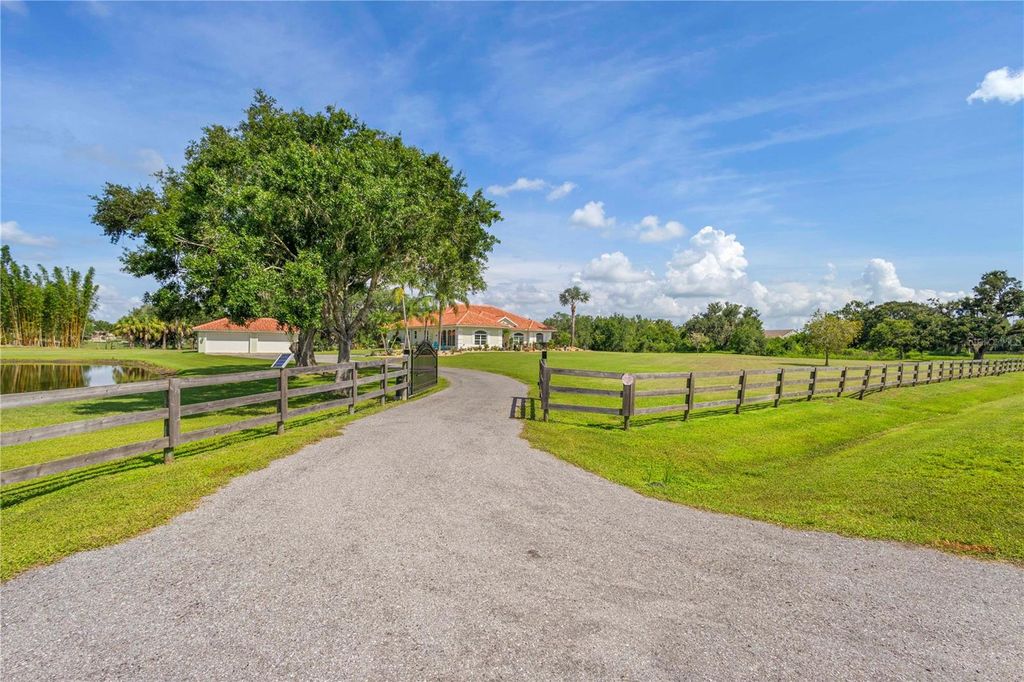 Photo of 1985 Bel Air Star Parkway, Sarasota, FL 34240 (MLS # A4658954)