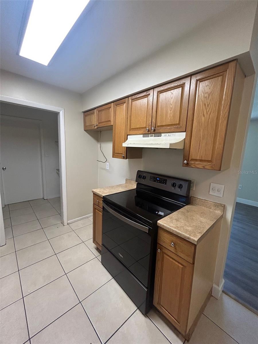 SUNLAND ESTS 1ST ADD - Residential Lease