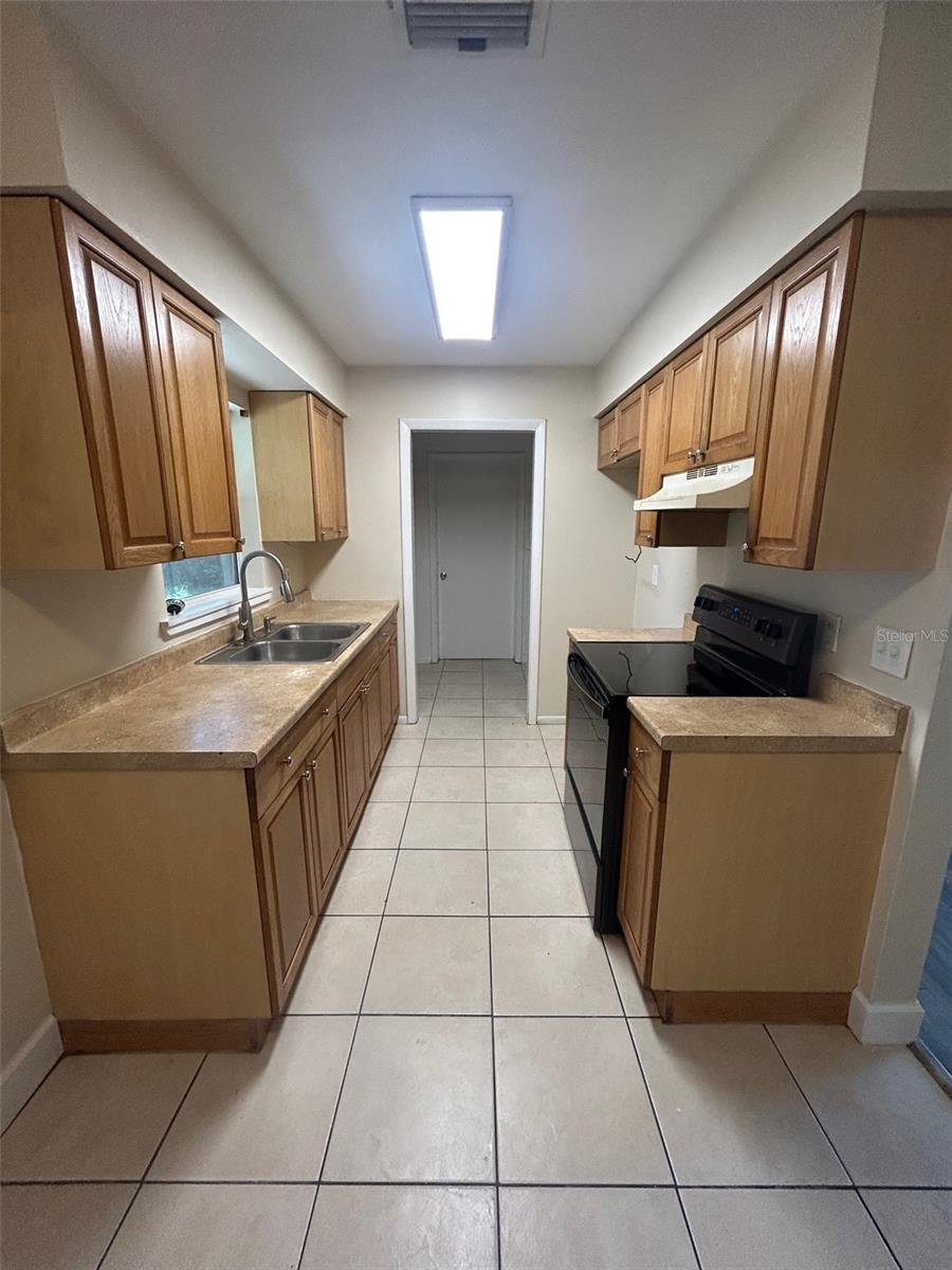 SUNLAND ESTS 1ST ADD - Residential Lease