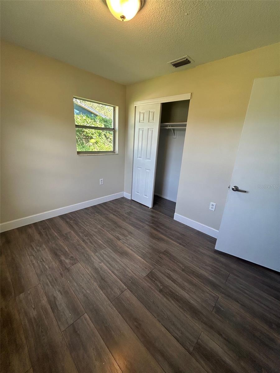 SUNLAND ESTS 1ST ADD - Residential Lease