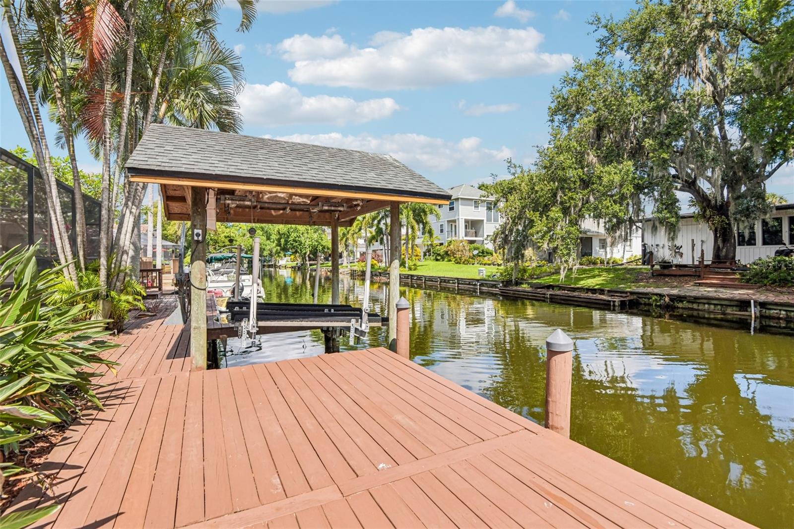 LAKE TARPON ESTATES - Residential