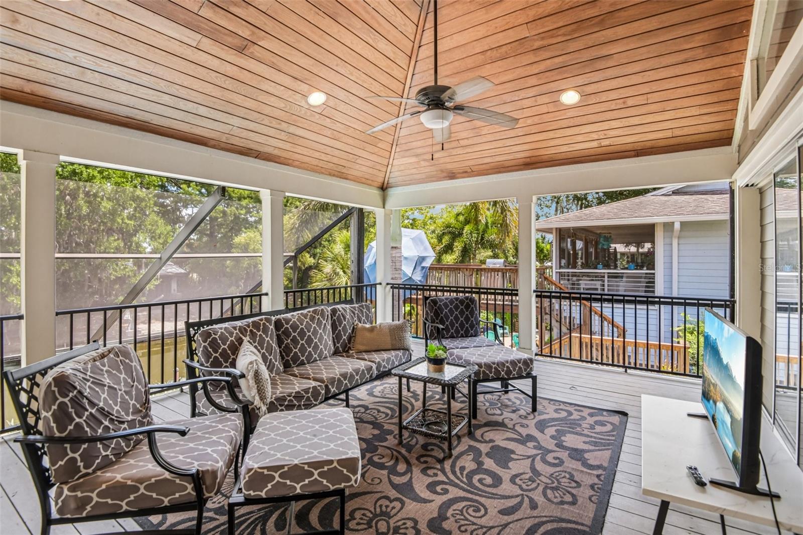 LAKE TARPON ESTATES - Residential