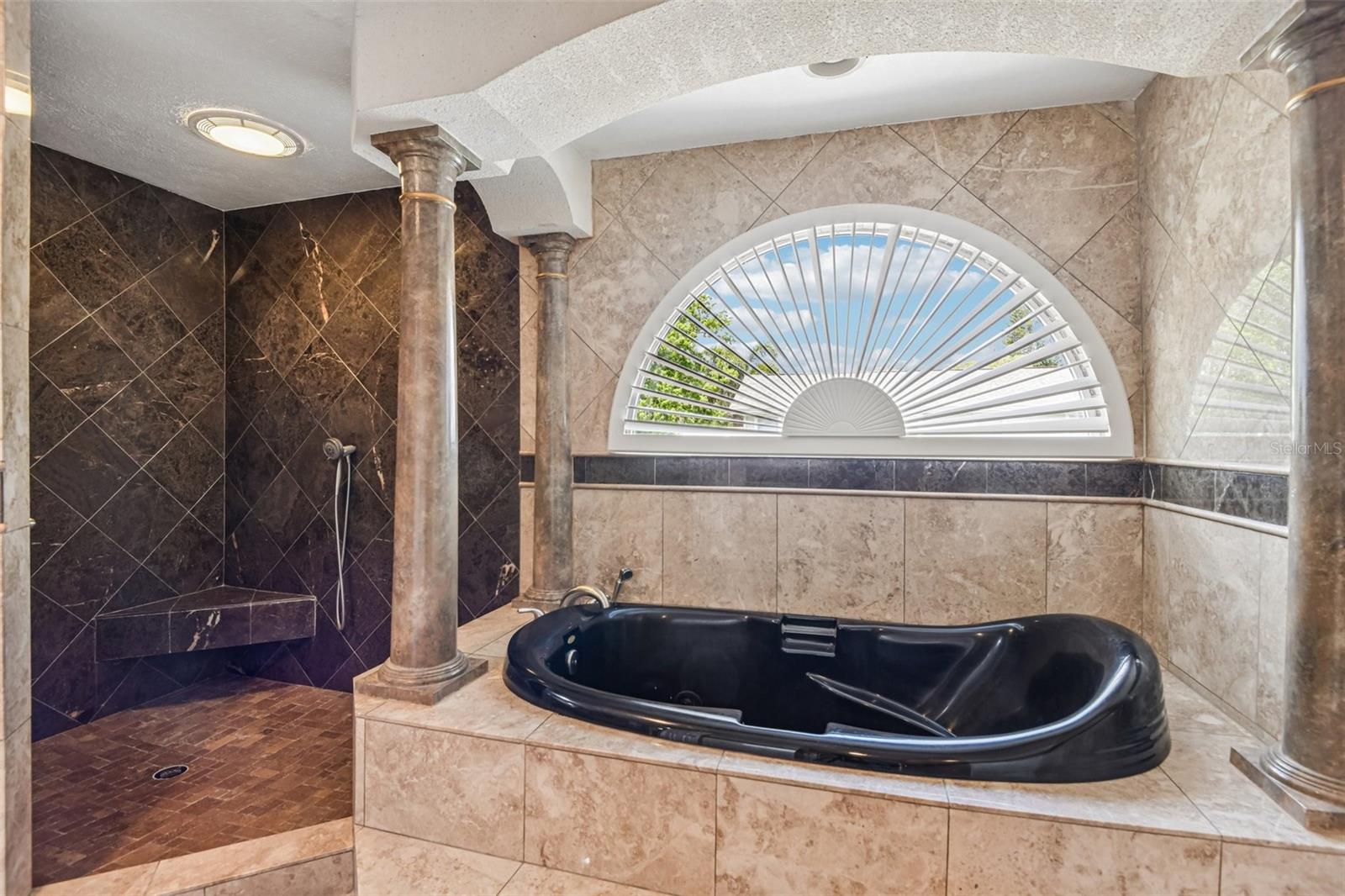LAKE TARPON ESTATES - Residential
