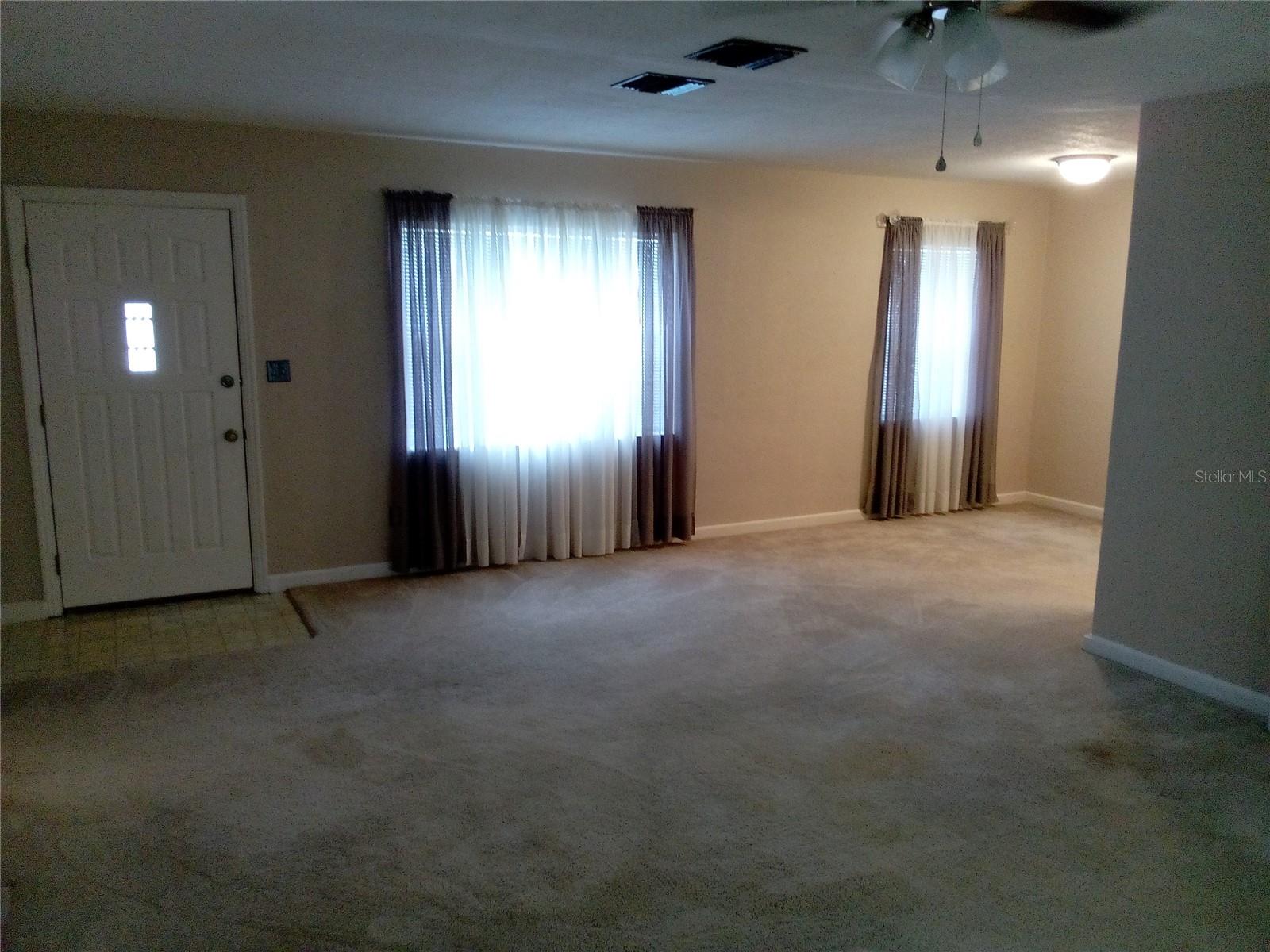 906 OAK DRIVE