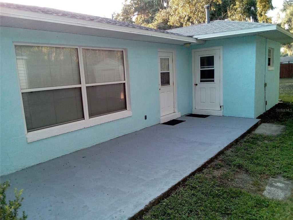 Photo of 906 Oak Drive, Leesburg, FL 34748 (MLS # W7886051)