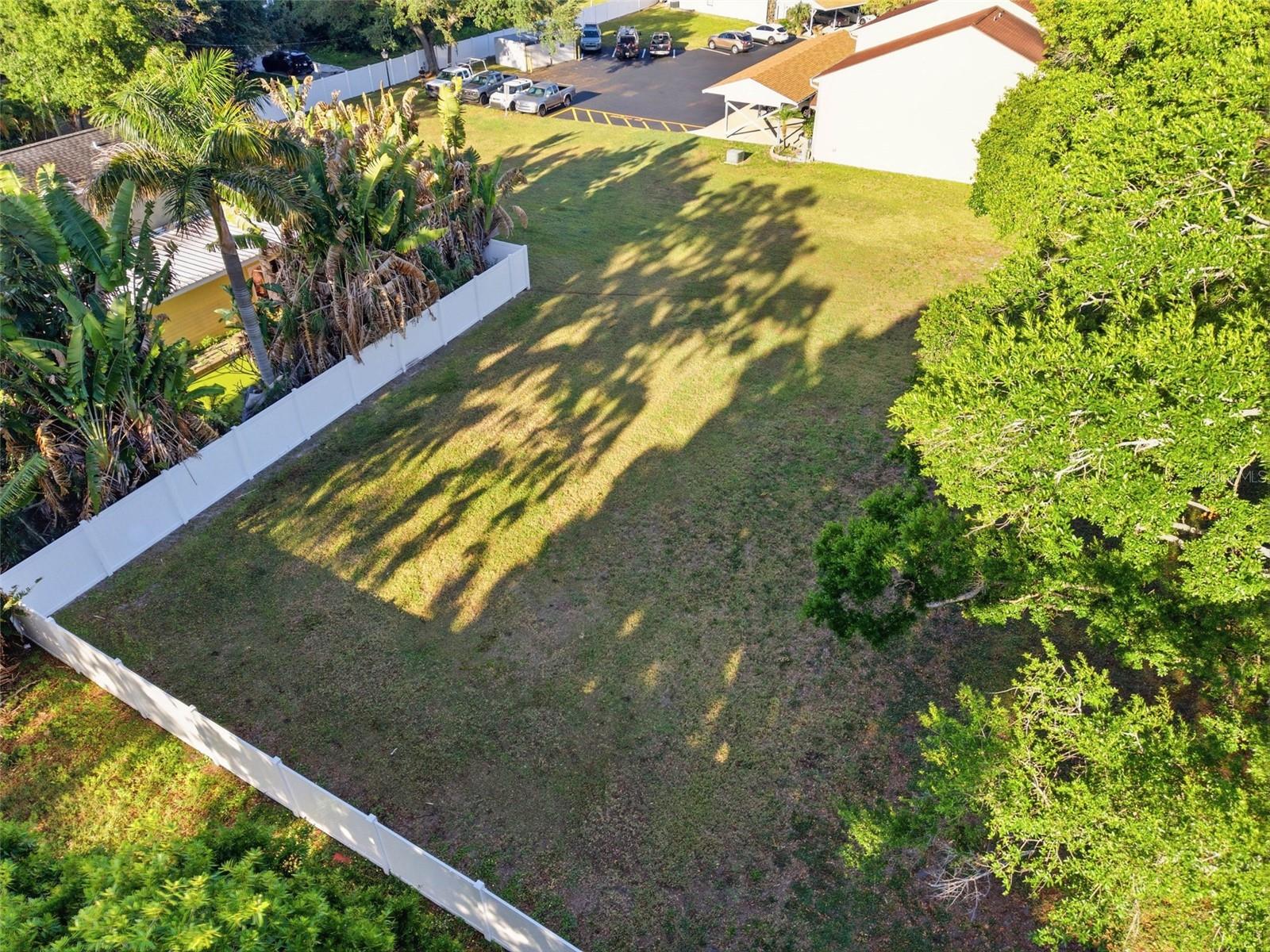 HIDDEN HAVEN II - Land