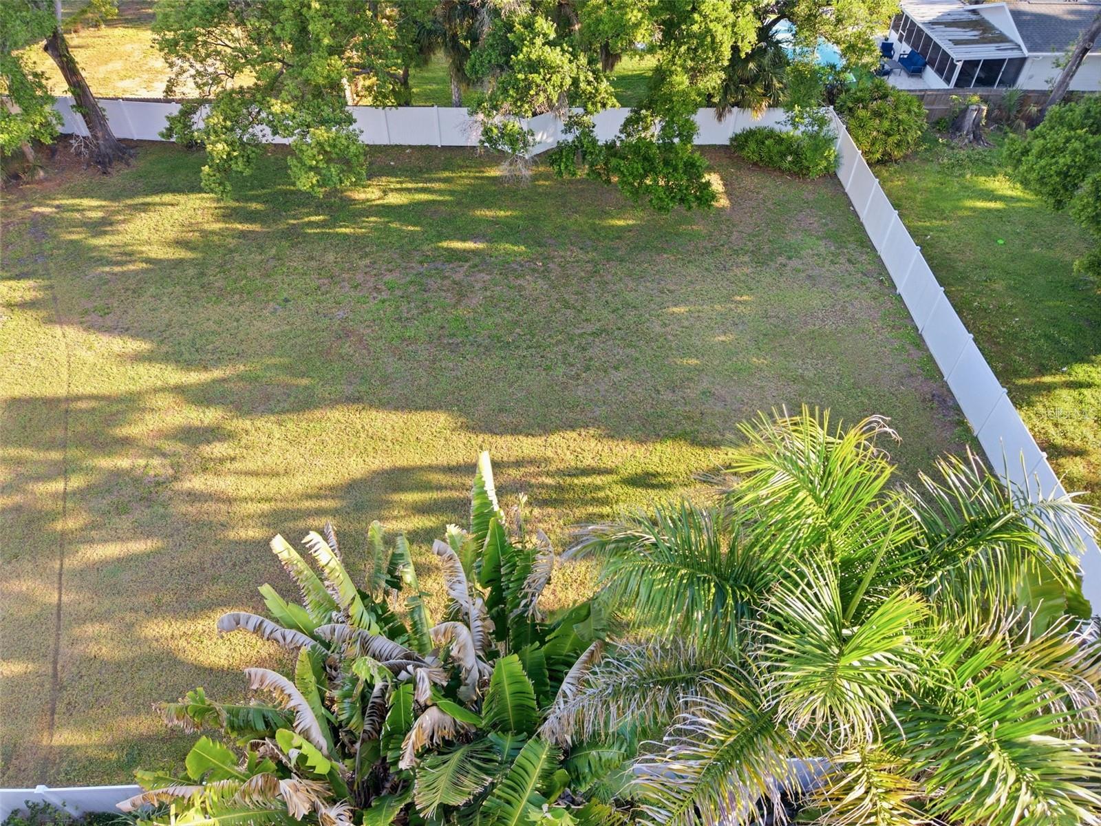 HIDDEN HAVEN II - Land