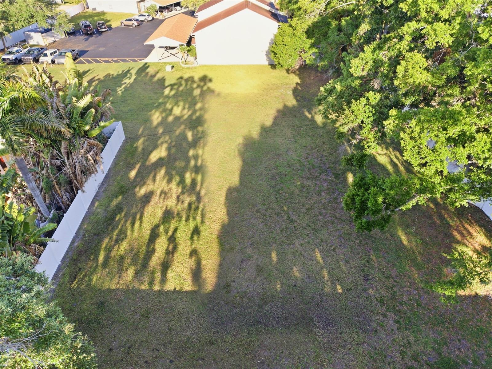 HIDDEN HAVEN II - Land