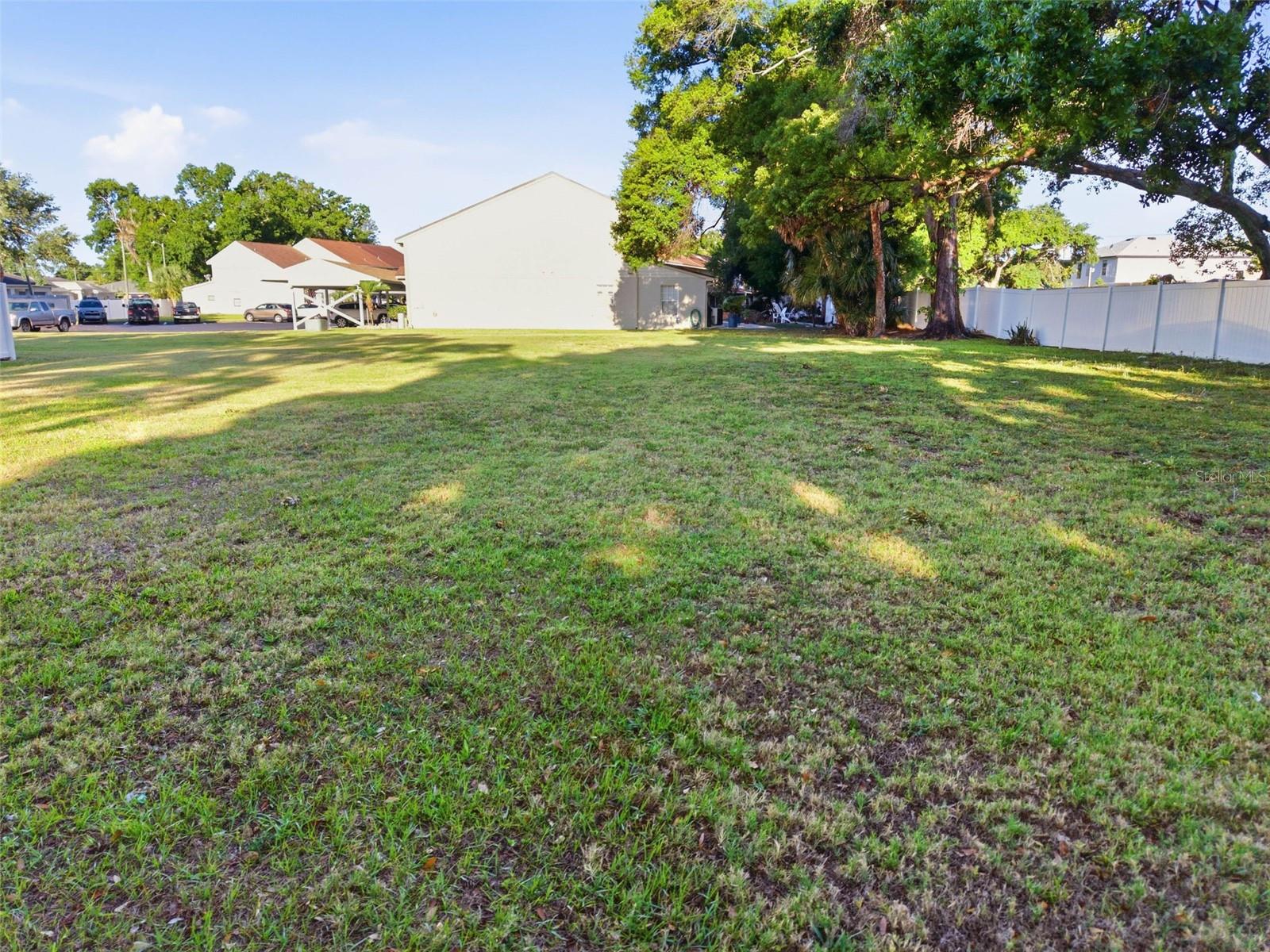 HIDDEN HAVEN II - Land